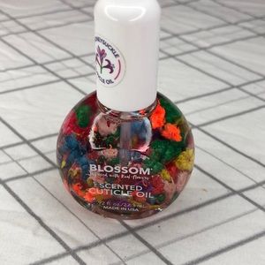 Blossom cuticle oil